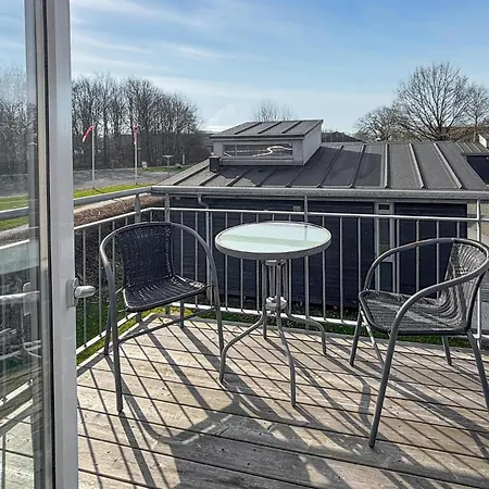 2 Bedroom Awesome In Casa de Férias *